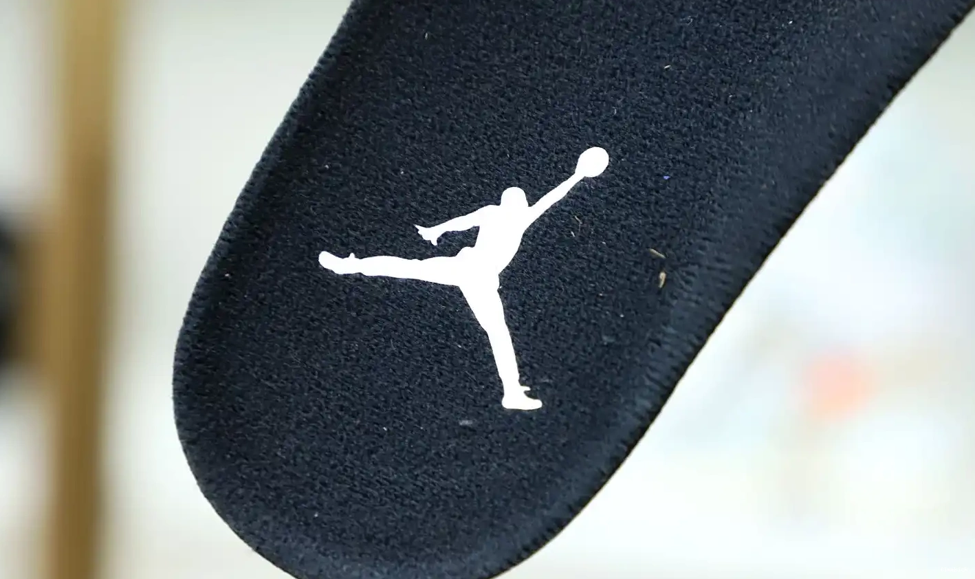 AIR BLACK 4 JORDAN MILITARY 0419